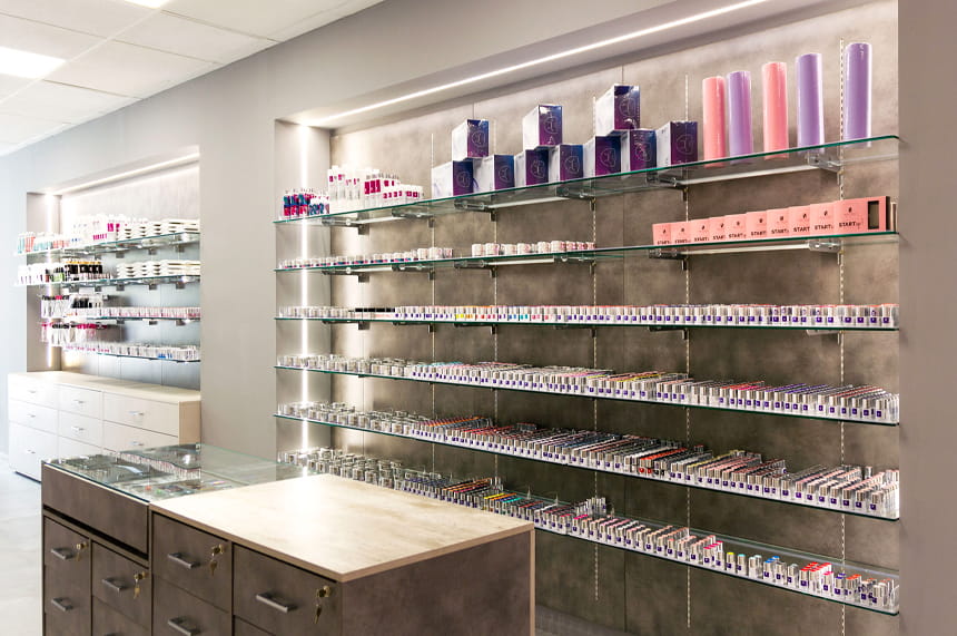 Negozio profumerie e nail center, progetto e realizzazione di Spettacolo Design