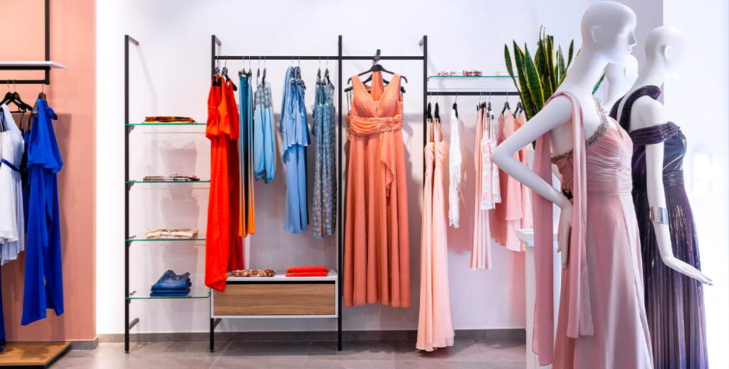 Foto di Boutique Amoruso negozio progettato e realizzato a cura di Spettacolo Design